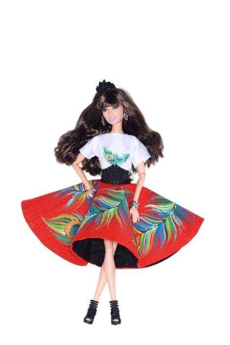 Российские дизайнеры создали наряды для куклы Барби