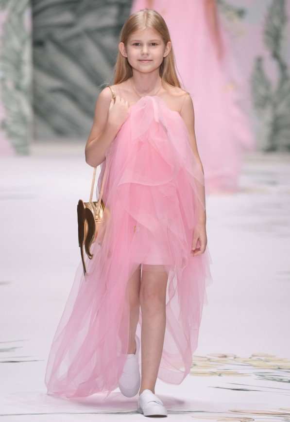 Alena Akhmadullina for Barbie SS2016 на Mercedes-Benz Fashion Week Russia