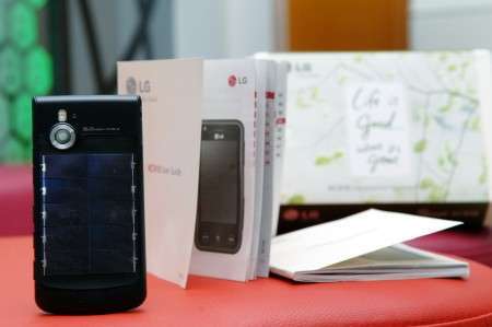 Мобильный телефон с солнечной батареей от LG