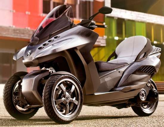 Скутер Peugeot HYbrid 3 Evolution