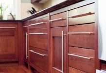 Новий робот-пилосос прибирає за розкладом