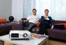 Домашні проектори Epson EH-TW2900 і EH-TW3500 з Full HD