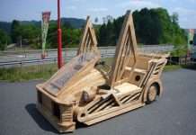 У Японії розробили спорткар з дерева