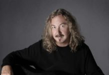 «Дочекалася Никуся тата»: Ігор Ніколаєв показав, як його зустрічають вдома.