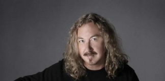 «Дочекалася Никуся тата»: Ігор Ніколаєв показав, як його зустрічають вдома.