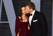 Животик Емілі Ратаковски наштовхнув на думку про її вагітність.