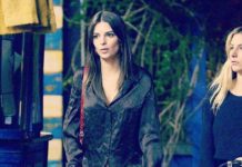 «Їй краще бути голою»: помятий одяг Емілі Ратаковски неприємно вразила шанувальників.