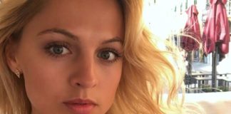 «Дивовижна блузка!»: Яніна Студилина захопила романтичним нарядом.