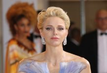 Княгиня Монако Шарлін у сукні від Armani.