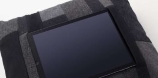 Японська подушка для гаджетів.