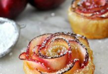 Яблучні троянди.