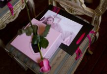 Avon представила новий аромат Sensuelle.