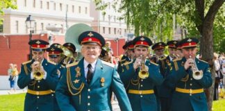 Бал Перемоги в саду «Ермітаж».