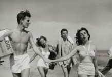 Елізабет Тейлор і її купальники.