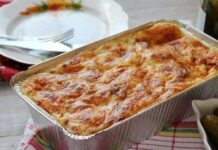 Запіканка з фаршу і картоплі з сиром