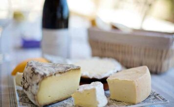 9 рецептів приготування сиру з молока в домашніх умовах