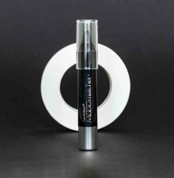 Помада-стік для губ moodmatcher twist stick у відтінку black