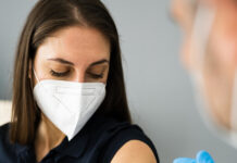 Скільки за часом болить рука після щеплення від коронавірусу