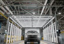 Електричний тупик і протекціоністський шторм: Ford волає про справедливість на авторинку