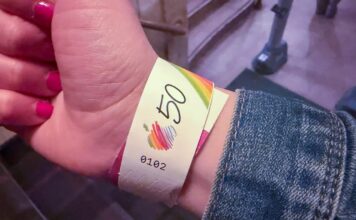 Apple Відзначає 50 Років Інновацій Глобальними Заходами