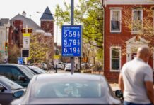 Висока ціна всього, пояснили