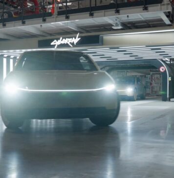 Tesla розпочала виробництво автономного Cybercab