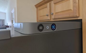 Огляд Jackery FridgeGuard: Як він зберігає продукти у темряві