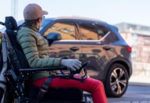 Твердження Tesla про кіберкаб: доступний для людей на візках? Можливо. У найближчому майбутньому? Скоріше ні