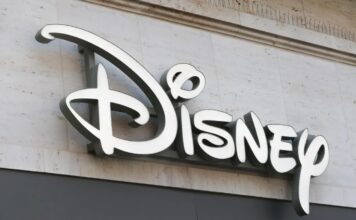 So überprüfen Sie, ob Sie Anspruch auf die Vergleichsauszahlung für Disney YouTube TV und DirecTV haben