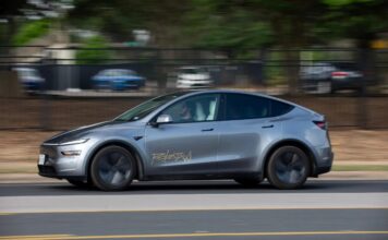 Tesla розширює мережу роботаксі до Орландо та Тампи перед дзвінком з результатами