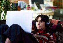 Spotting Illegal Movie Sites: 10 Red Flags and Legal Alternatives